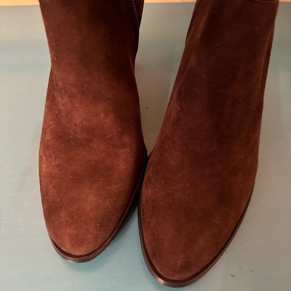 Tahari Dark brown suede heeled boots - Picture 2 of 10